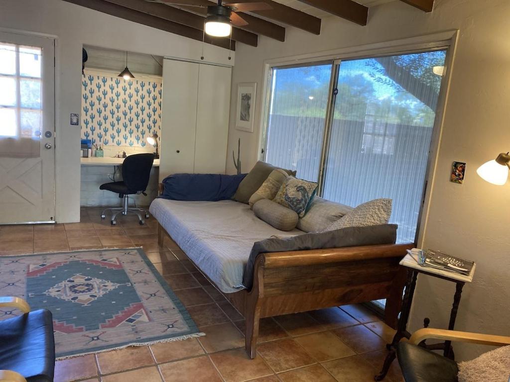 Casa Azul - Cute Centrally Located Adobe With Large Fenced Outdoor Living For Pets And Adults, Non-Smoking Tucson Extérieur photo