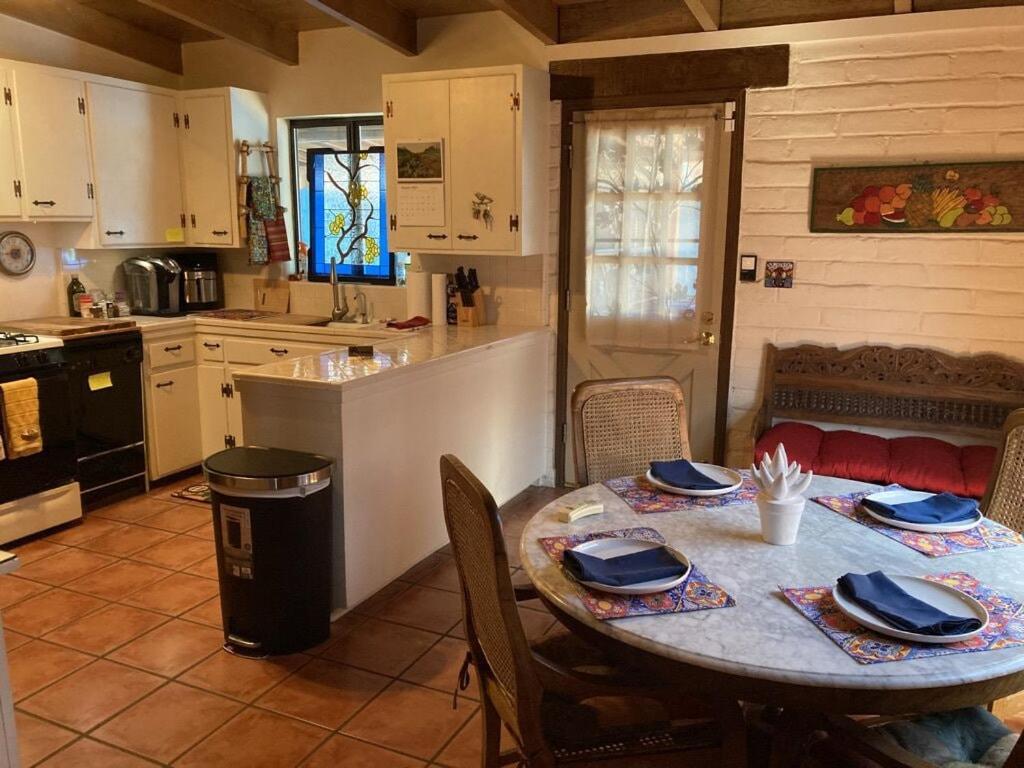 Casa Azul - Cute Centrally Located Adobe With Large Fenced Outdoor Living For Pets And Adults, Non-Smoking Tucson Extérieur photo